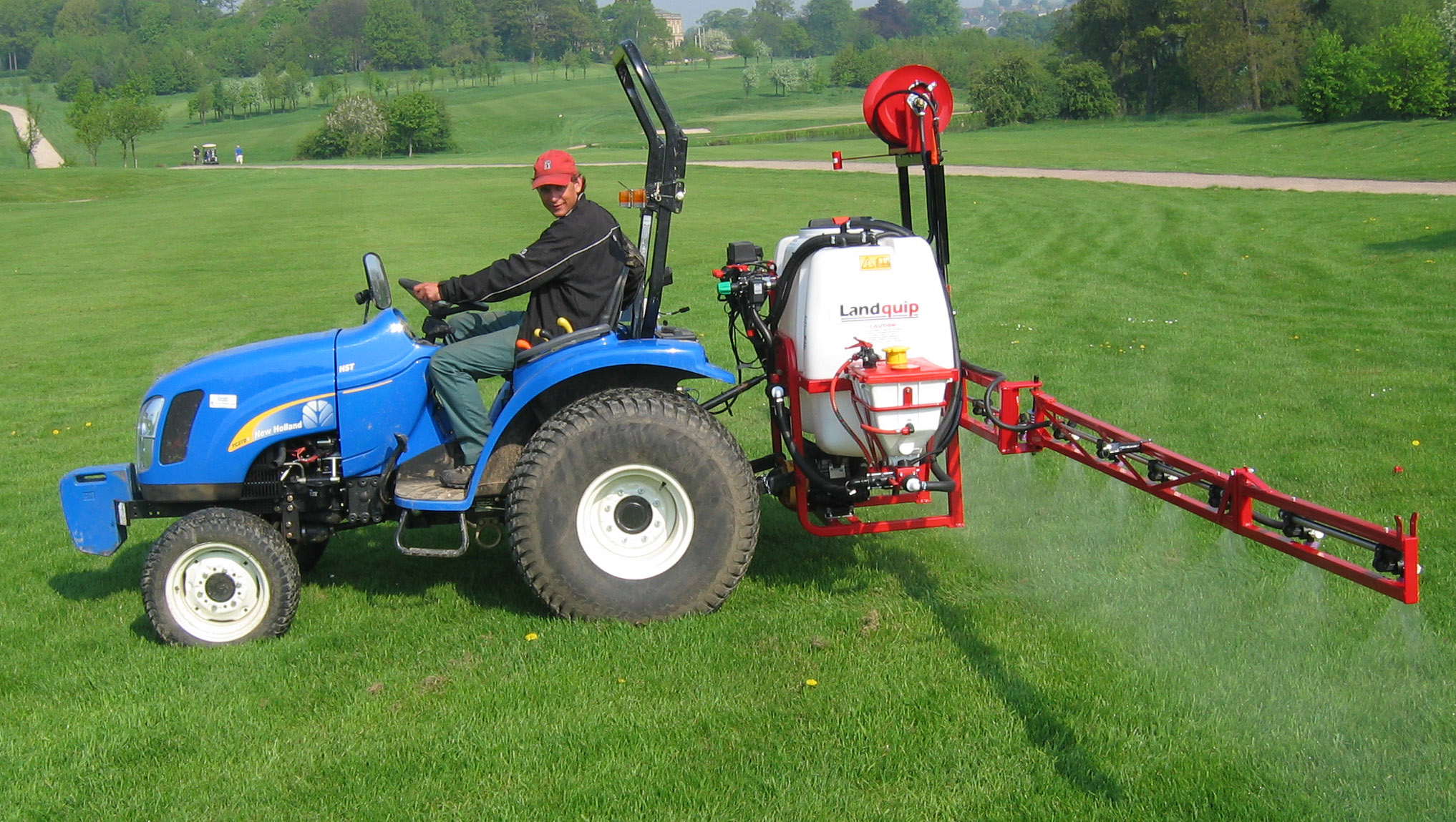 03 Amenity Mounted 400 ltr 8m elec controls