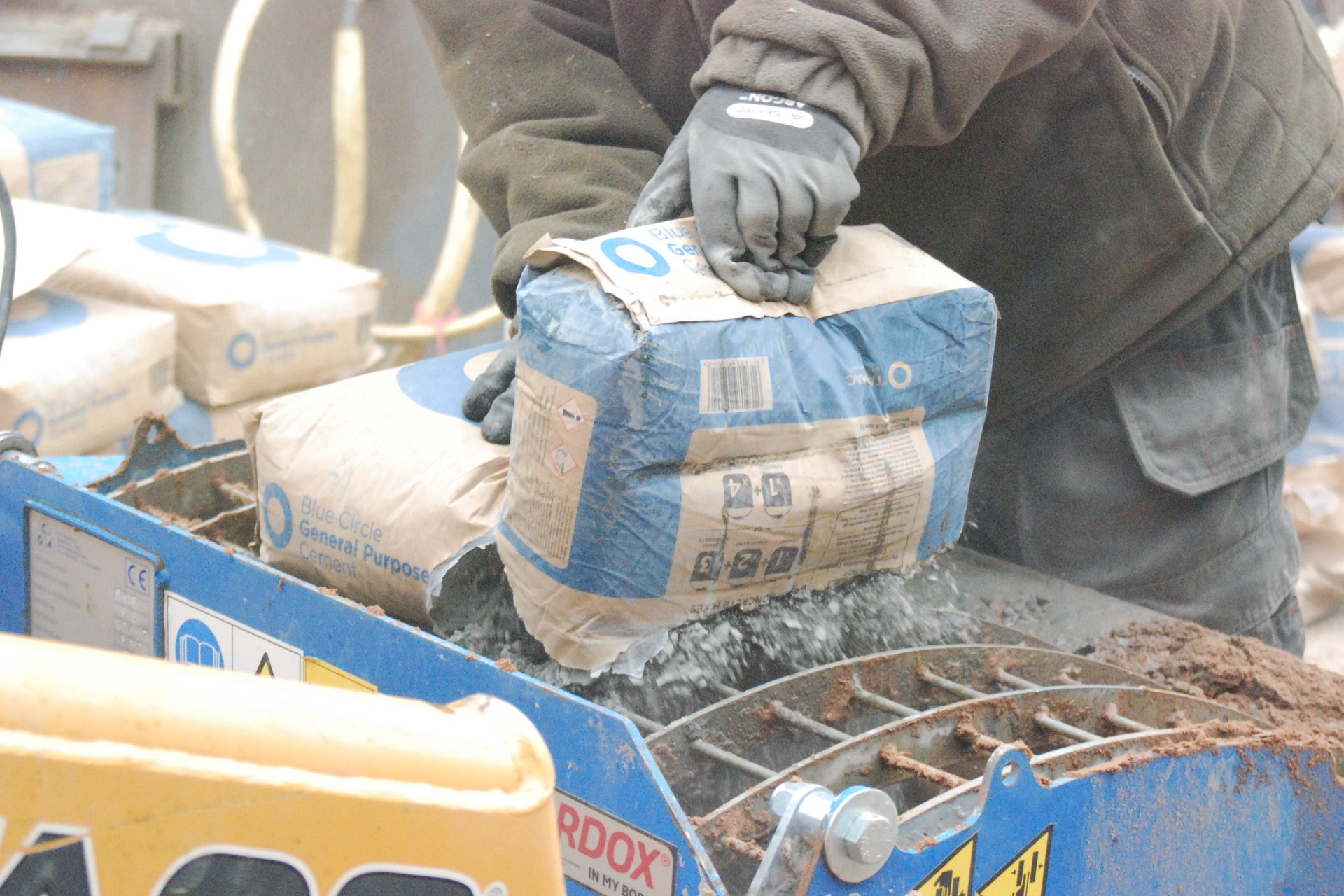 TS15-concrete-mixing-bucket-3